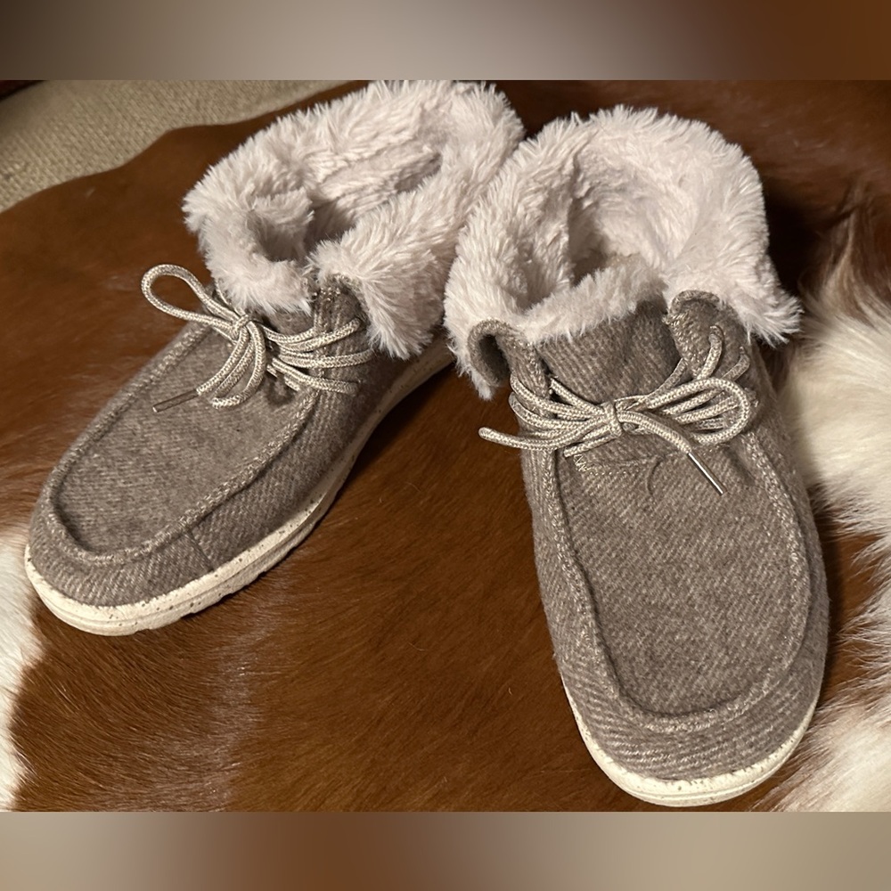 Hey Dude Britt Fold-Over Furry Booties in Nut (Brown & Beige), Size 9